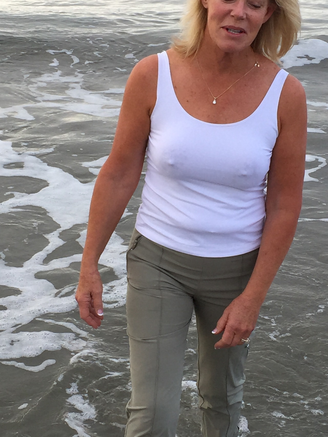 oldbutnotdead67:  Dee flashing in the ocean. Sorry not more skin but it was cold!https://www.tumblr.com/blog/oldbutnotdead67Â 