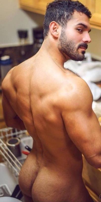 thegaydrawer:  Per stasera molla la lavastoviglie. Abbiamo altro da fare 