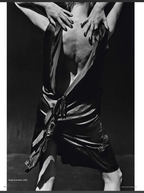 Les Beehive – Milla Jovovich, Lara Stone, &amp; Mariacarla Boscono by Peter Lindbergh for 