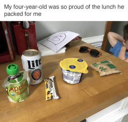 thestoryteller23: tastefullyoffensive:  Looks pretty good, tbh. (via the_cat_downvoter)  Proving that toddlers and college students have similar ideas about acceptable diets 