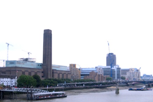 Tate Modern Museum, Thames, London,, Grey Day, Summer 2010.A corner of the rebuilt Globe Theatre is 