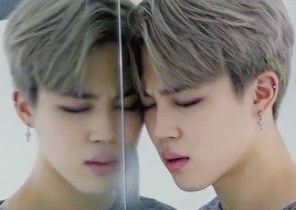 Make Me Choose ↳@cass-this-is-your-fault asked: Silver Or Pink Haired Jimin 