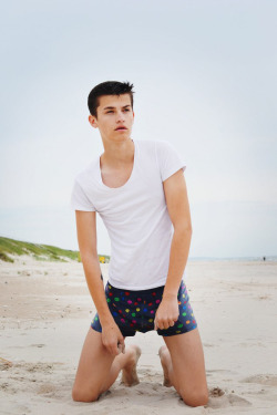 strangeforeignbeauty:  Karolis Inokaitis [ fave models | 1000  notes | facebook | twitter ] 