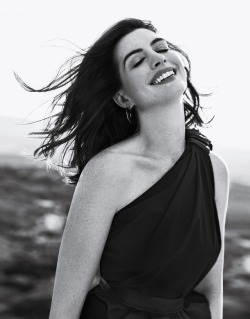 irina-irina-irina:  Anne Hathaway 