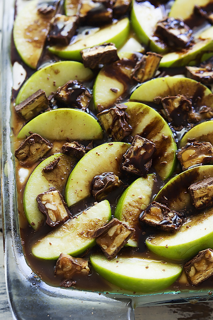 nom-food:  Caramel apple snickers cake