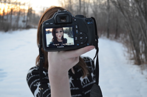 ilysmwifi:a picture of my bestie taking a picture of herself. mindfuckkkk.