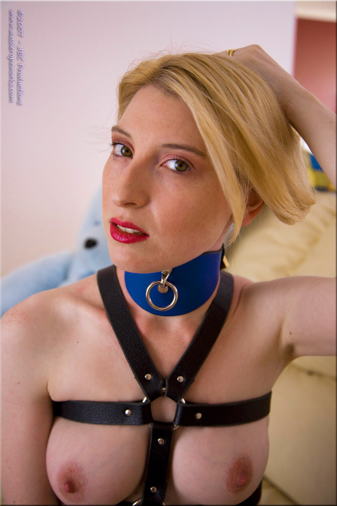 pretty-in-pinklatex:  ropeandlatex:  MelissaAussieRopeWorks.com  One of my favorite