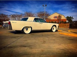 suicideslabs:  Suicide Slabs | A blog dedicated to 1961 - 1969 Lincoln Continentals