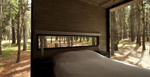 northwestgearhead:  Unconventional concrete and glass summer house in Mar Azul, Argentina.