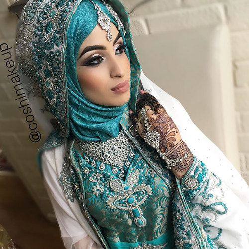 boredpanda:    10  Brides Wearing Hijabs On Their Big Day Look Absolutely Stunning   