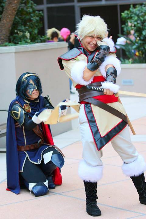 panngeliciouscosplay:  Silly bonding times between cousins~ Also how all great cape swooshes happen! 8D  Masked Marth/Lucina by me Owain by antextreme Photography and editing by Kris DeviantArt || World Cosplay || Cosplay.com