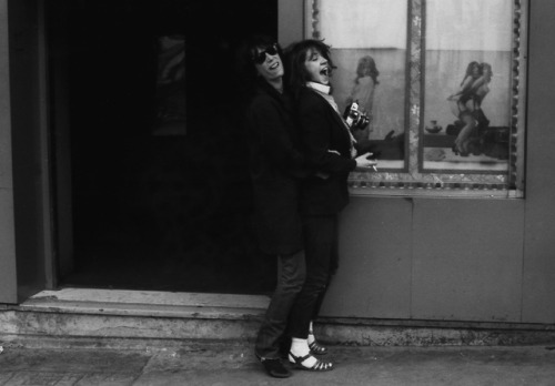 Lizzy Mercier Descloux in Patti Smith taking each other’s picture, pictures of them both by Michel E