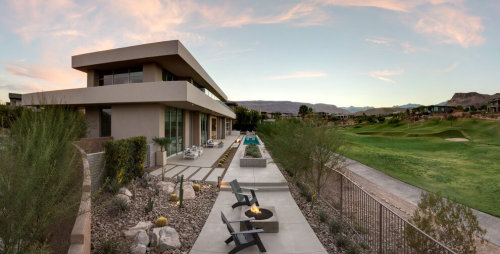 life1nmotion:  House in Las Vegas by Simply+ModernDesigned in 2016 by Simply+Modern, this contemporary private residence is located in Las Vegas, Nevada.