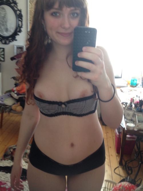 Sex an0therkitten:Found a really old bra, doesn’t pictures