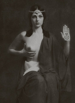 pussypusher:  (via FFFFOUND! | blacklung)