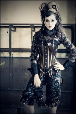 steampunk-girl:  Steampunk Girl  http://steampunk-girl.tumblr.com/