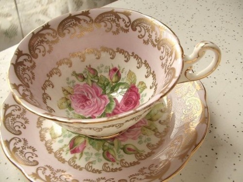 vint-agge-xx:Vintage tea-cups