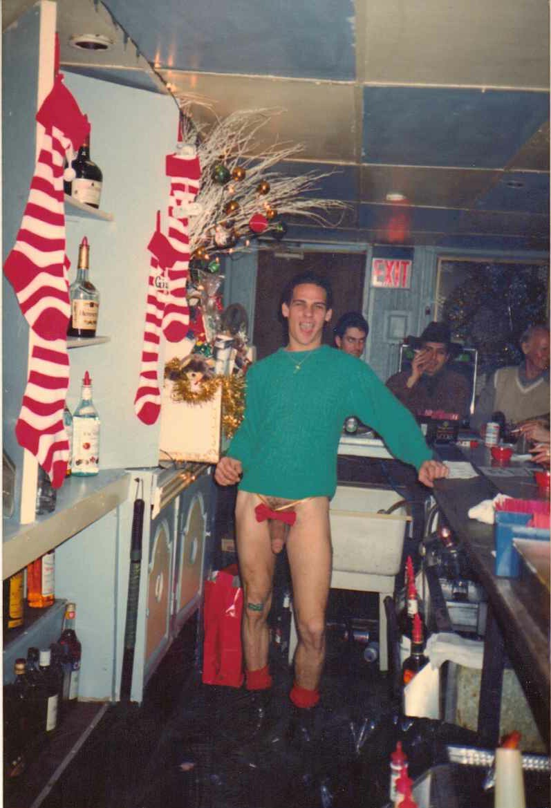 unclelucas:  My kinda bartender! I have a 6 1/2″ tip for you!