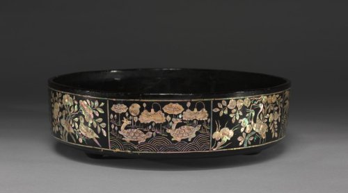 cma-korean-art: Box with Fish and Animal Design, 1800, Cleveland Museum of Art: Korean ArtMany thin 