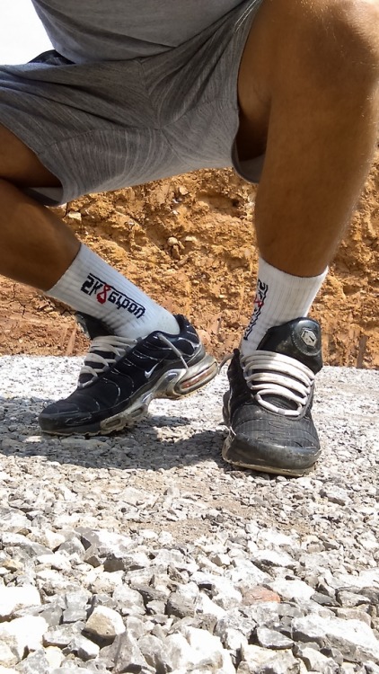 likestoplay:  nikeladsw: Sweaty worn TNs at work Yes please!