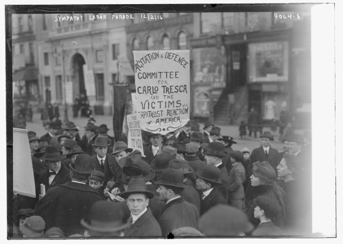 onceuponatown:  Labor sympathy parade in New York City on Dec. 2, 1916.   