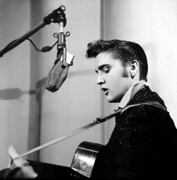 thewonderofelvis:  RCA publicity photo, December