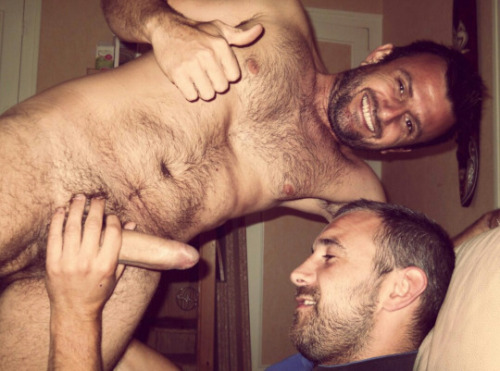 budznbrewz: realmen4realmen: Real Men Hot ⭐️⭐️⭐️⭐️⭐️ They’re both about to enjoy this!!!