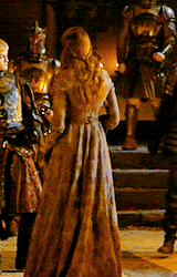  Sansa often clasps her hands together when she’s anxious, in a defensive gesture