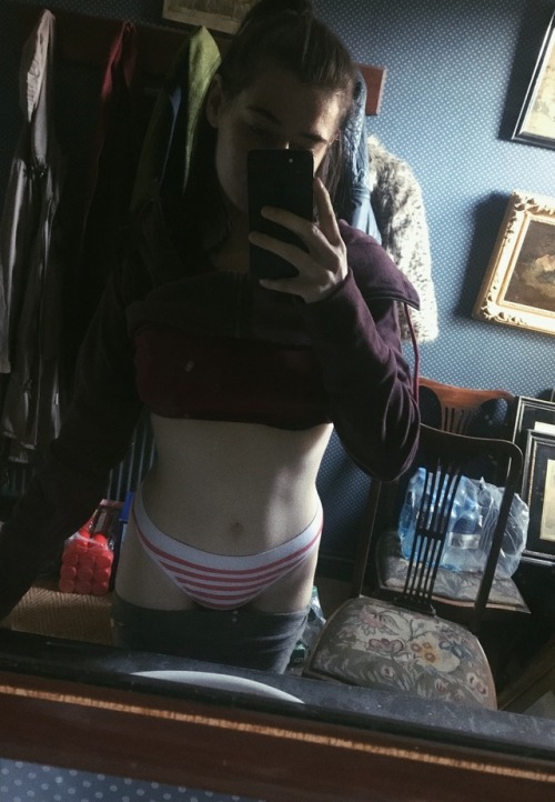 sadistaddiction: nudes at work? of course