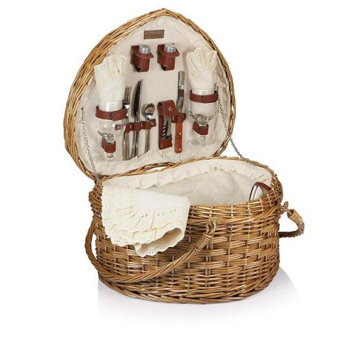 peachblushparlour:Heart Picnic Basket I need it.