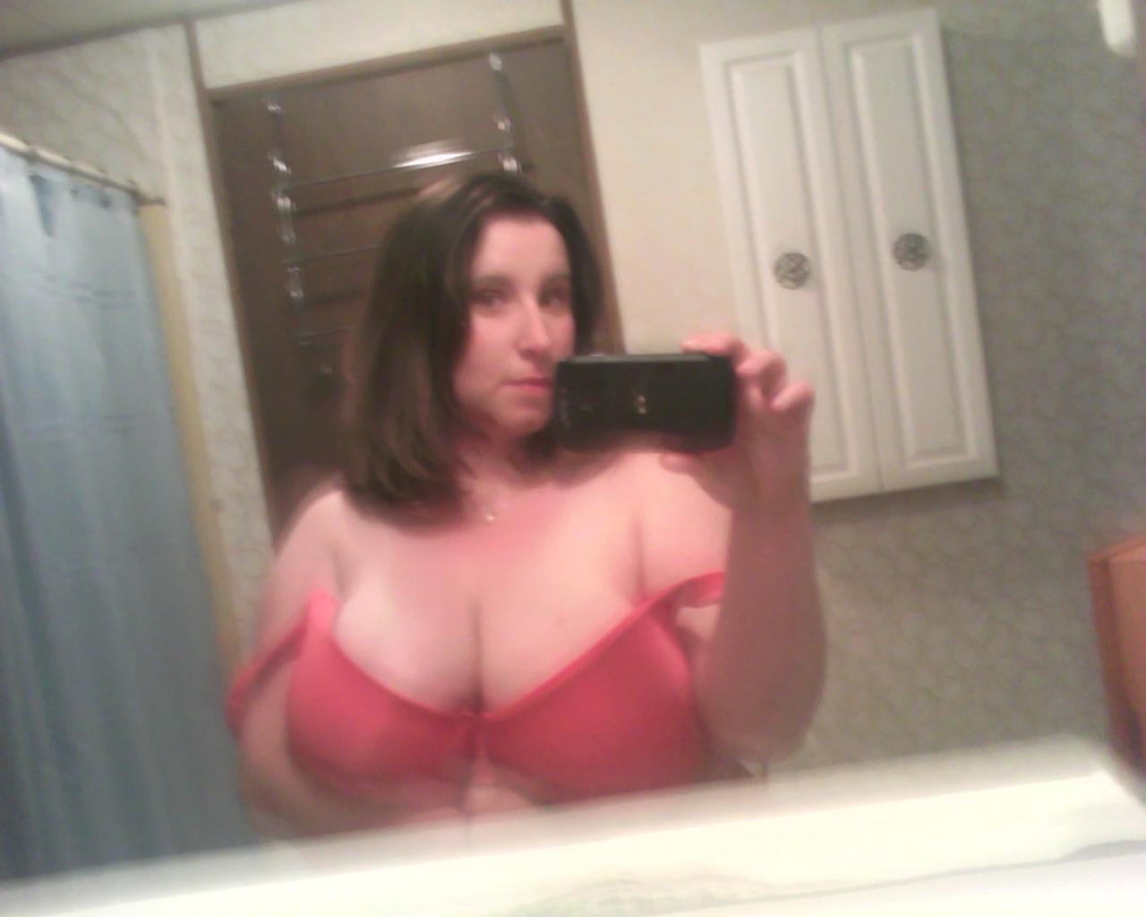 orangewhips:  http://orangewhips.tumblr.com/archive   I wanna fuck her hard