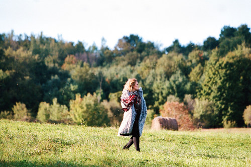 fortysixsunsets:  elizabethtudors:  adelesource:  “HELLO” - Behind the scenes    Loooooove this  😍😍😍😍😍