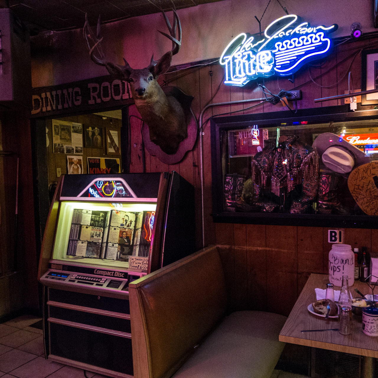 americanroads:
“ At the Broken Spoke
3201 S Lamar Blvd, Austin, TX 78704
”