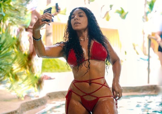 yoniquenique:  gold-kushkloudz:    Ashanti is bad as fuckkkkkkk.  