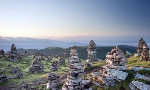 Stone piles in the Sarentino Valley: rocks and legends.(via italian ways)