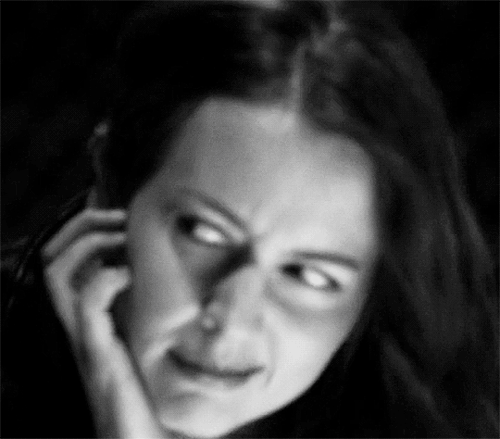 rootiscute: awesole: ”I’m sorry, can you repeat that? I’m deaf in this ear.”
