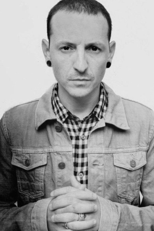 myslutbelongstome:  banshy:  No words… † RIP Chester Bennington †    Deeply saddened