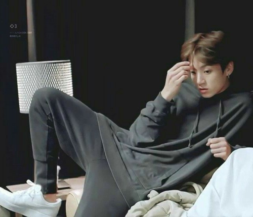 Just Roommates - Jungkook X Reader
