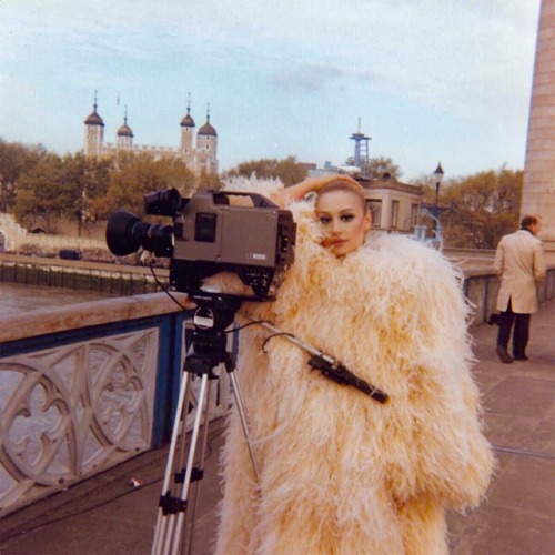 ohyeahpop:Raffaella Carra in London during the filming of Millemilioni, 1980