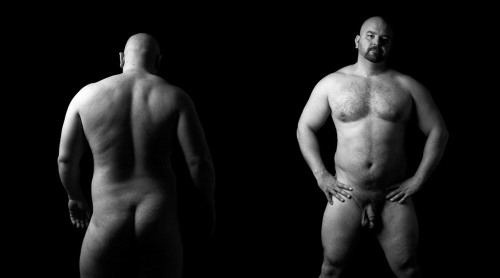 fidgetingwithmyballs:  My oh my, wouldn’t mind seeing this fella through my window. 