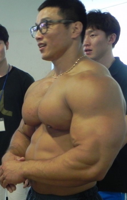 Porn Pics Rippling Defined Muscle!