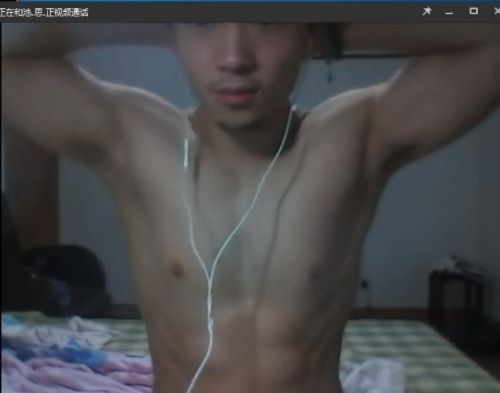 mantop10691:  倆位身材很好的大屌肌肉直男帥哥視訊激情打槍被偷拍視訊流出中… 