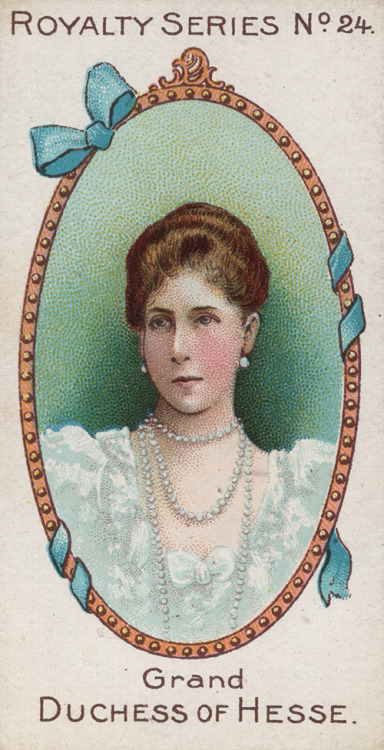 Cigarette card featuring the future Viktoria Feodorovna when Grand Duchess of Hesse.