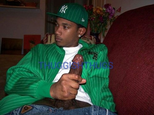 thuggishthugs:  Your mouth should be where my hand is