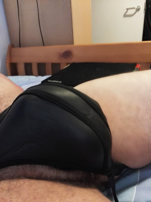 boypupraskal: pup-fang: Pup has a bone that he needs to bury , any volunteers ;)  