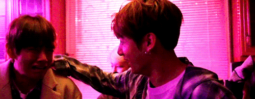 beui:these dorks smh (x)