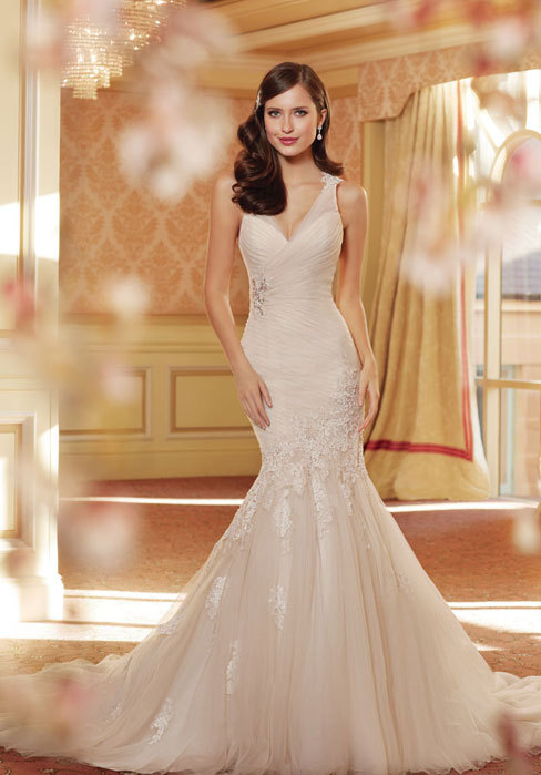 Brazilian lace wedding dresses