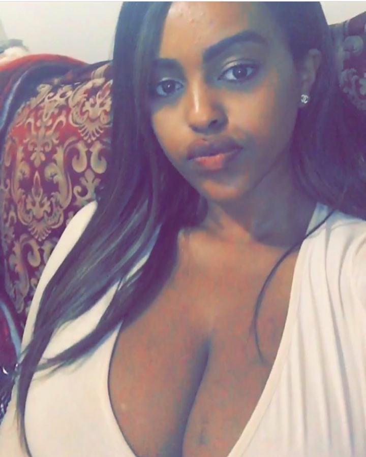 jazziedadd:  CurvyLicious. DeliciouslySexy. BootiLicious.     Ms MsrTaye 💜💚💜