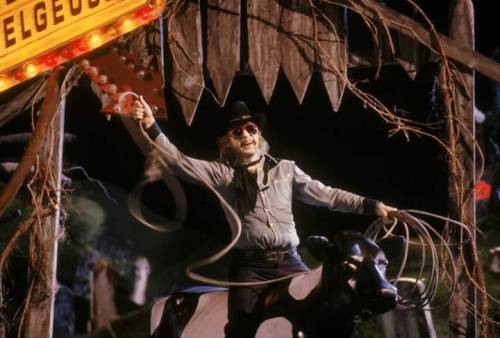hellyeahhorrormovies:  Beetlejuice, 1988. 