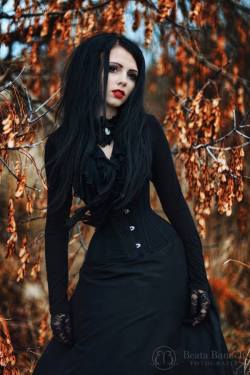 Gothicandamazing:  Model : Mamikophoto : Beata Banach Photographywelcome To Gothic